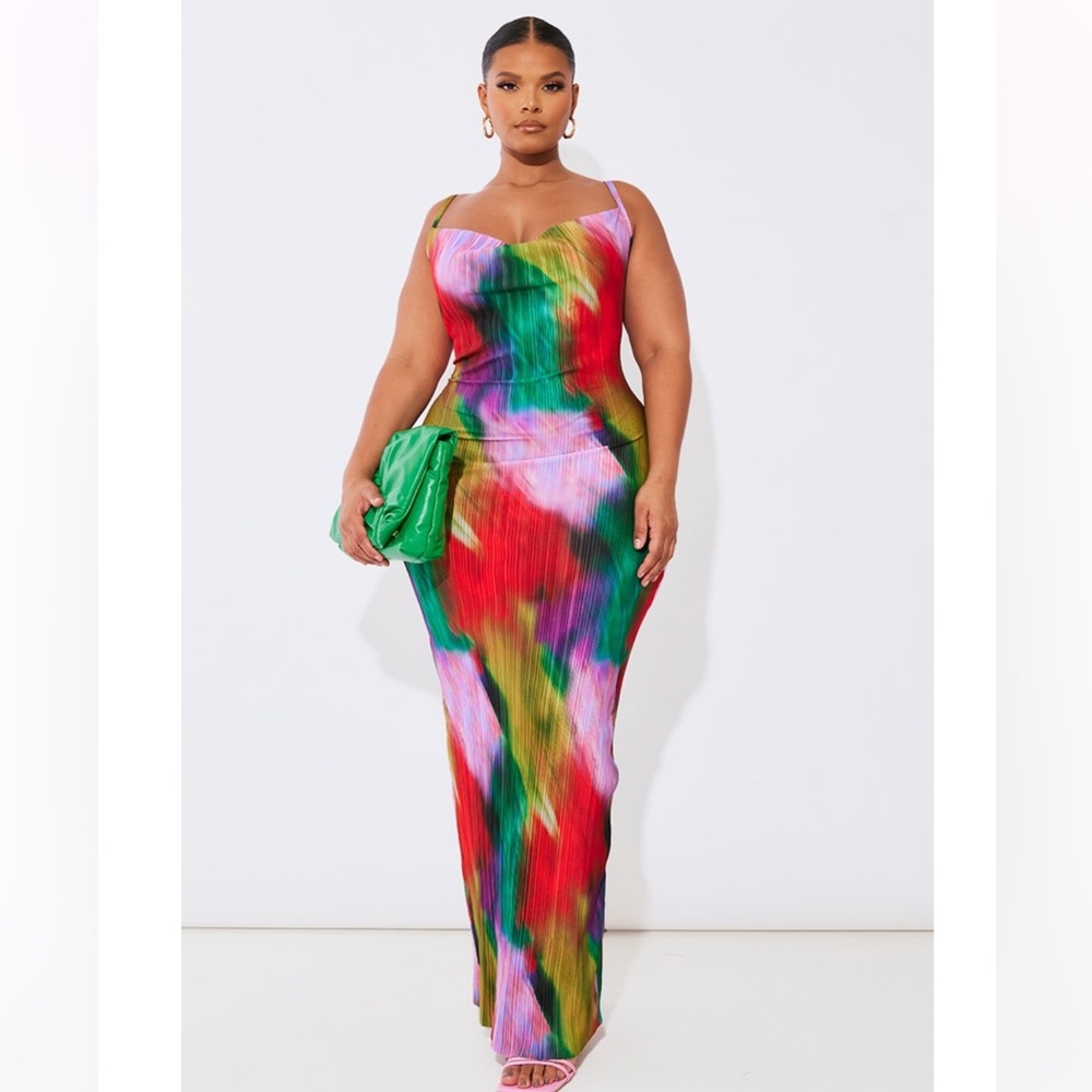 PRETTY LITTLE THING Plus Multi Printed Plisse
Cowl Neck Maxi Dress